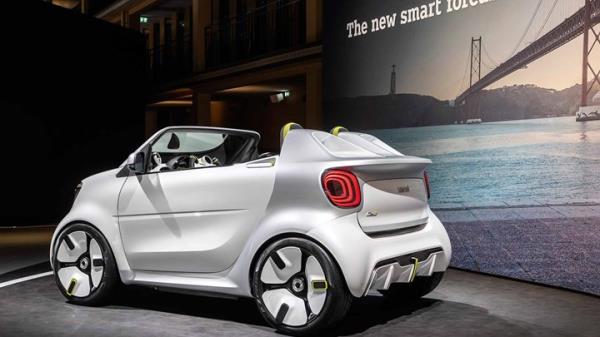 The Smart Forease pictured at 2018 Paris motor show